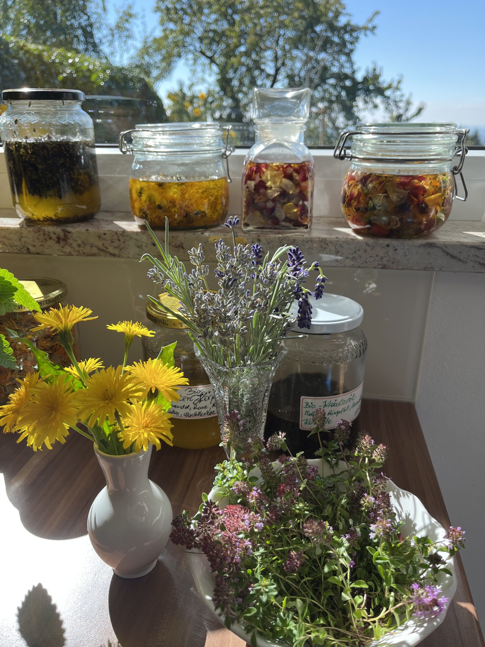 Naturkosmetik - Blüten und Kräuter